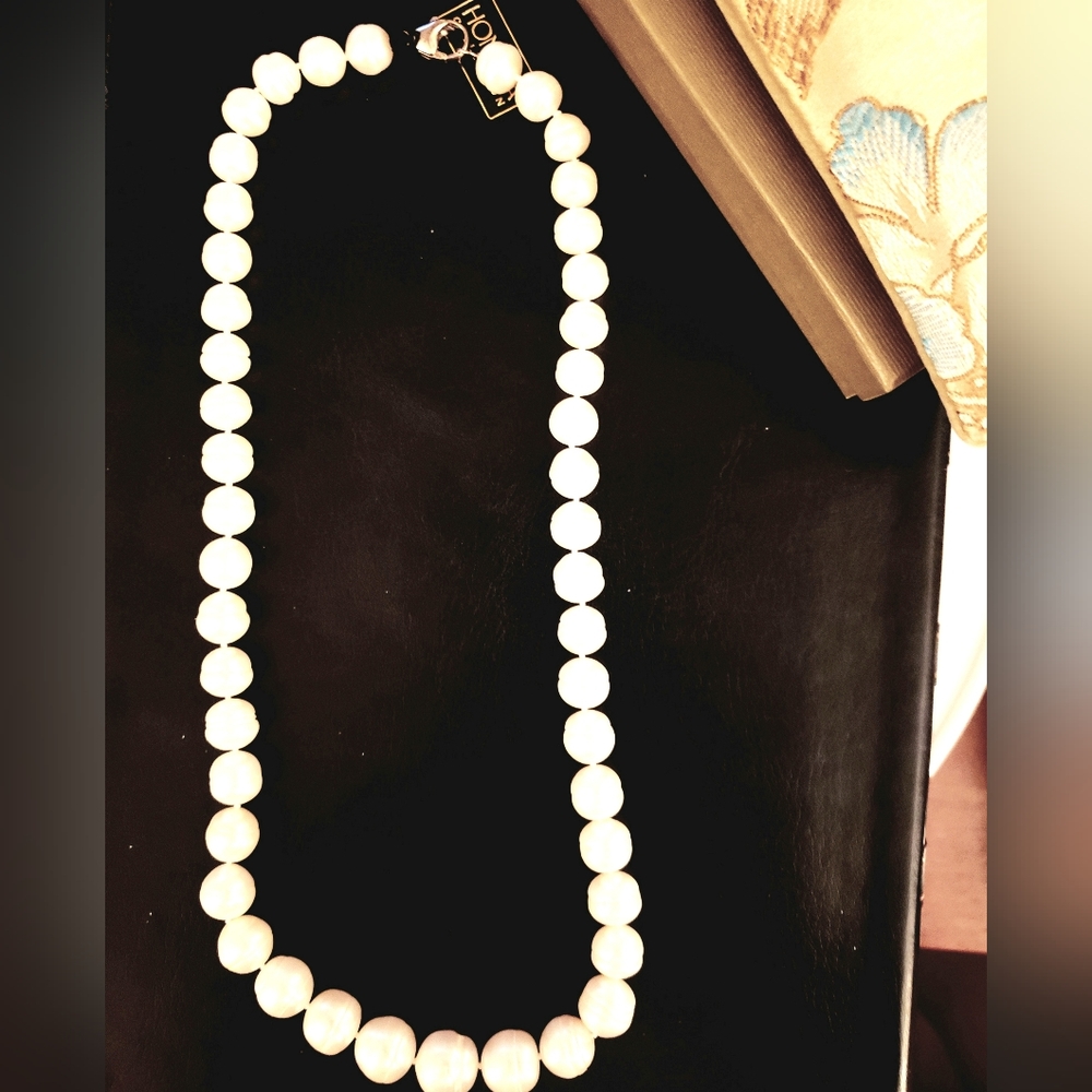 Honora Cultured Pearl Graduated  20-inch Necklace New w/Honora tag. White.